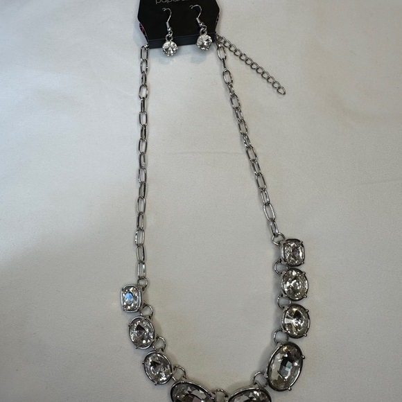 Elegant Silver Necklace with Clear Stones - Picture 5 of 6